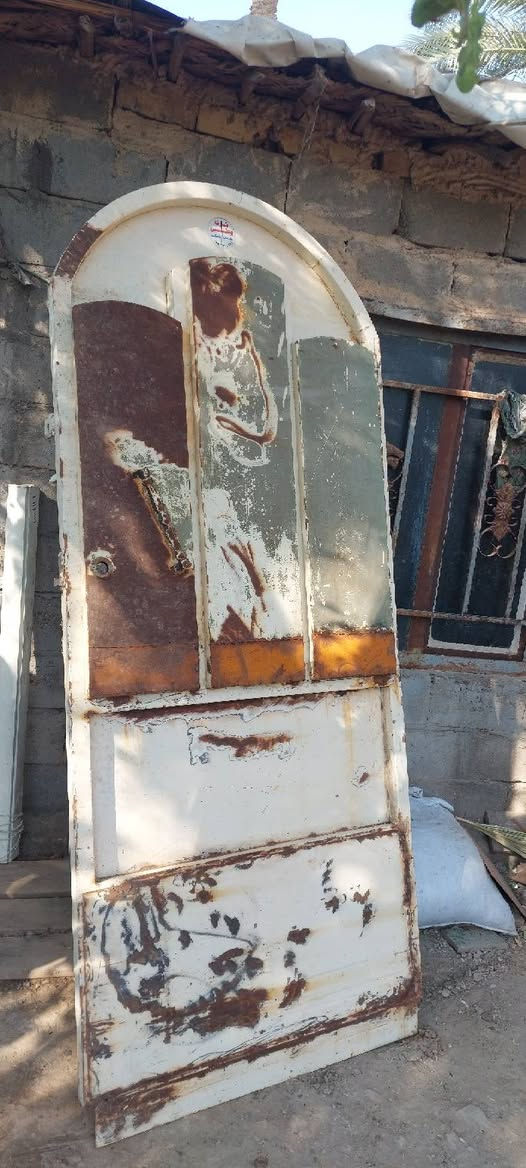 سلام عليكم
باب خارجي سلايت ٤ متر عرضه 
طول ٢متر موجود حاليا العنوان المسيب 
سعر جداا مناسب
تفضل هذا رقمي
موجود واتساب ***********
