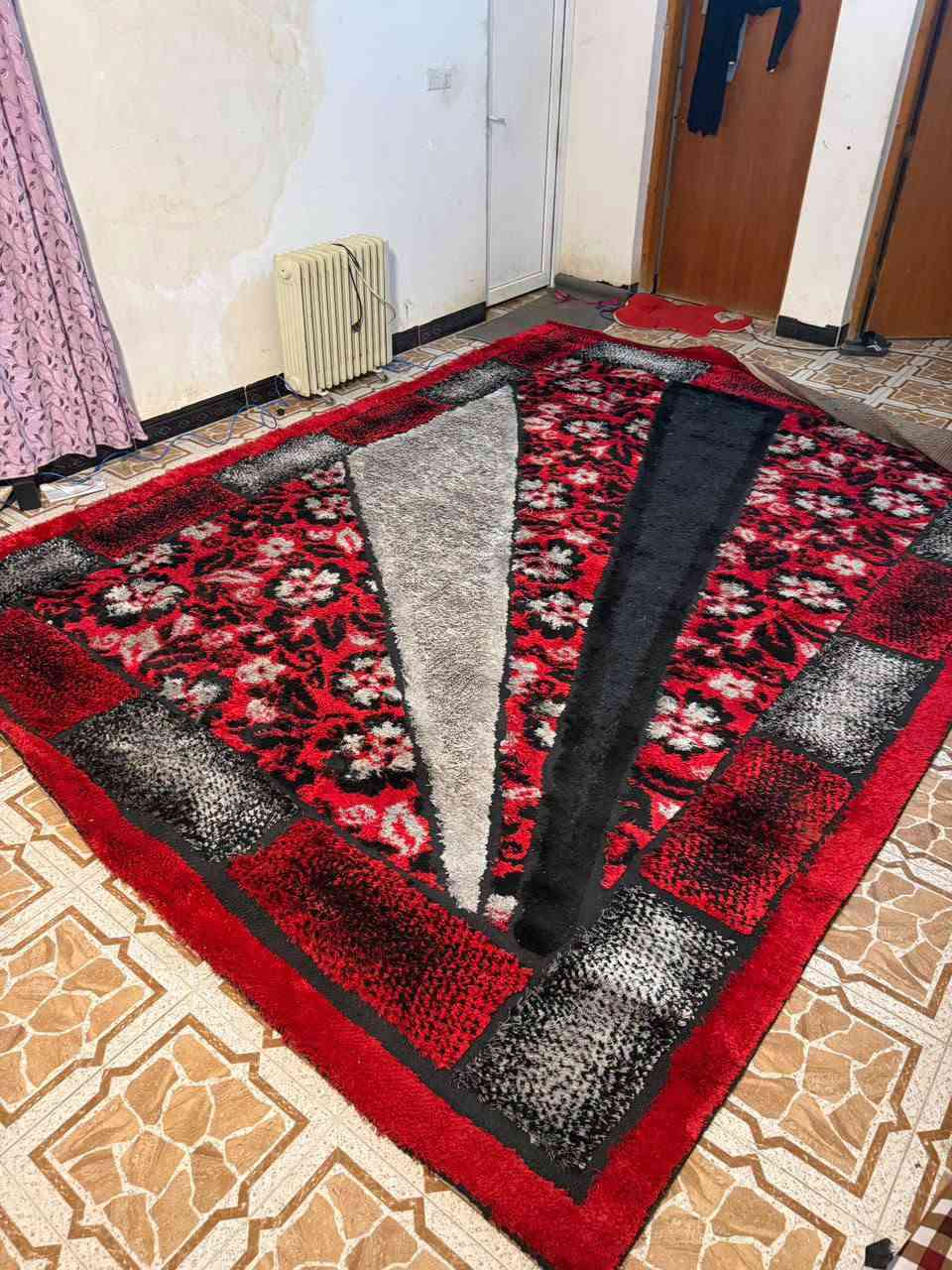 الرمادي • أثاث منزلي • زوالي وسجاد