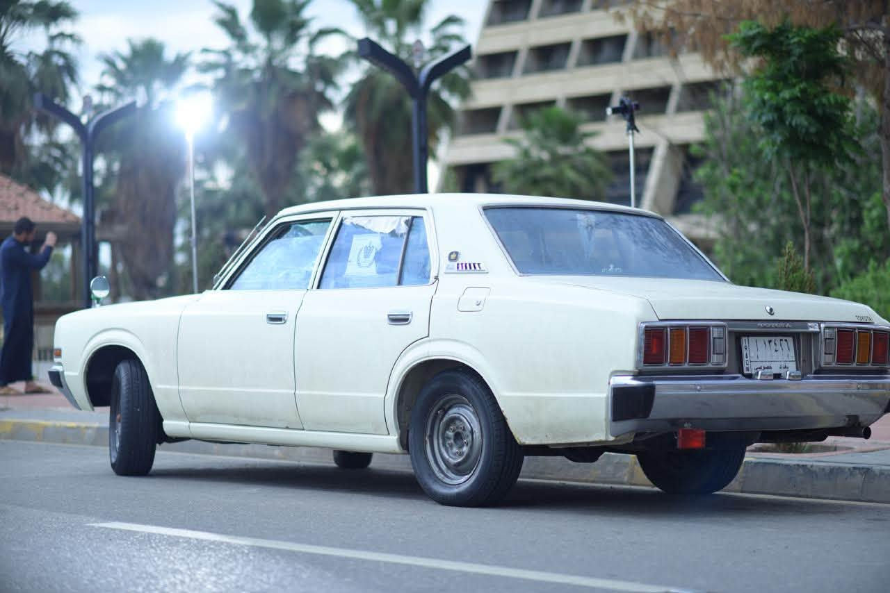 كراون للبيع 1978 جاهزه رقم بغداد انكليزي بسمي 80 وبيها مجال (***********)
