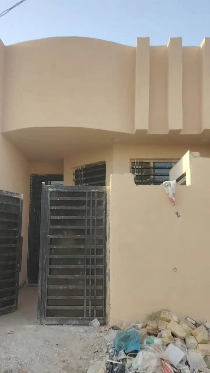 مشتمل طابو للبيع في واسط كوت منطقه بالسفحه ٢ مساحه ١٠٠ متر شارع ١٥ متر بناء حديث سنه ٢٠٢٥ وقريب على شارع ٣٠ متر الوجهه ٥ متر النزال ٢٠ السعر ٥٧ مليون وبيه مجال للإستفسار الاتصال على 
***********
