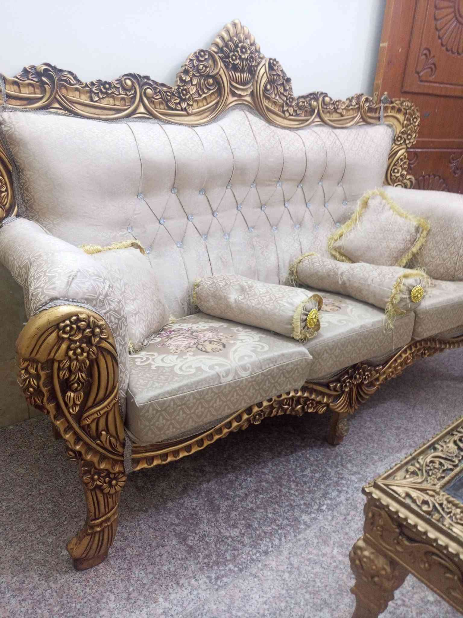 طقم ملكي • ٥ قطع • نضيف