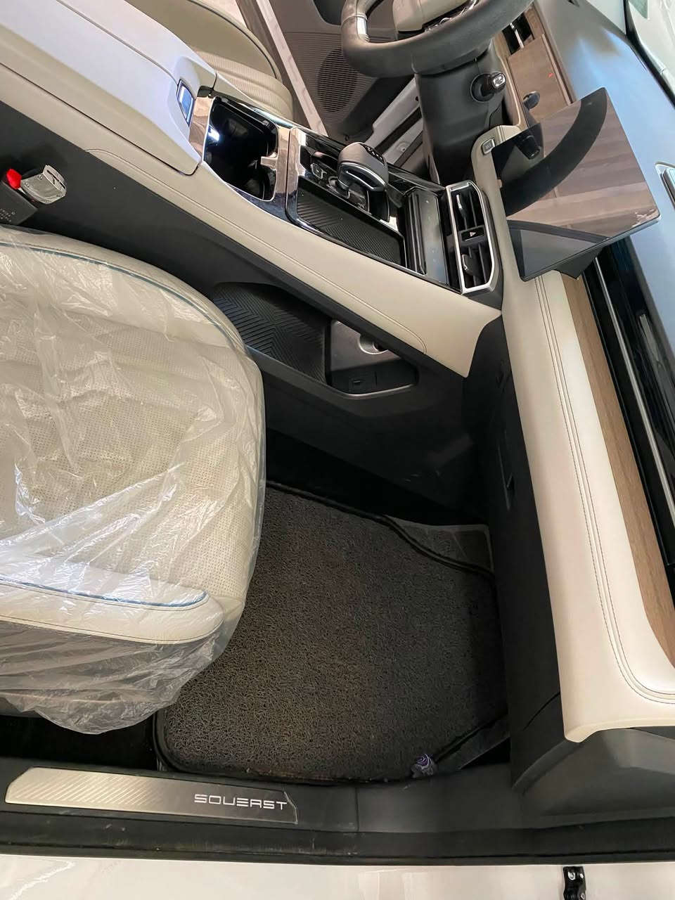 سوئيست S06 Comfort  2026👑
مرقم كامل بغداد لون ابيض

‼️السيارة مكفولة كفالة عامة وبعدها بحالة الزيرو‼️

💯العداد:5,000 بحالة الزيرو

المشتري يحصل على ضمان المالك الاول بالكامل(١٠ سنوات او ١،٠٠٠،٠٠٠كيلومتر)

💯مواصفات معروفة

💯داخل ابيض جلد

💯ويل كروم

💯محرك 1,5T

💯شاشة وسائط

💯كاربلي& اندوريد اوتو

السعر: خاص او الاتصال ***********
