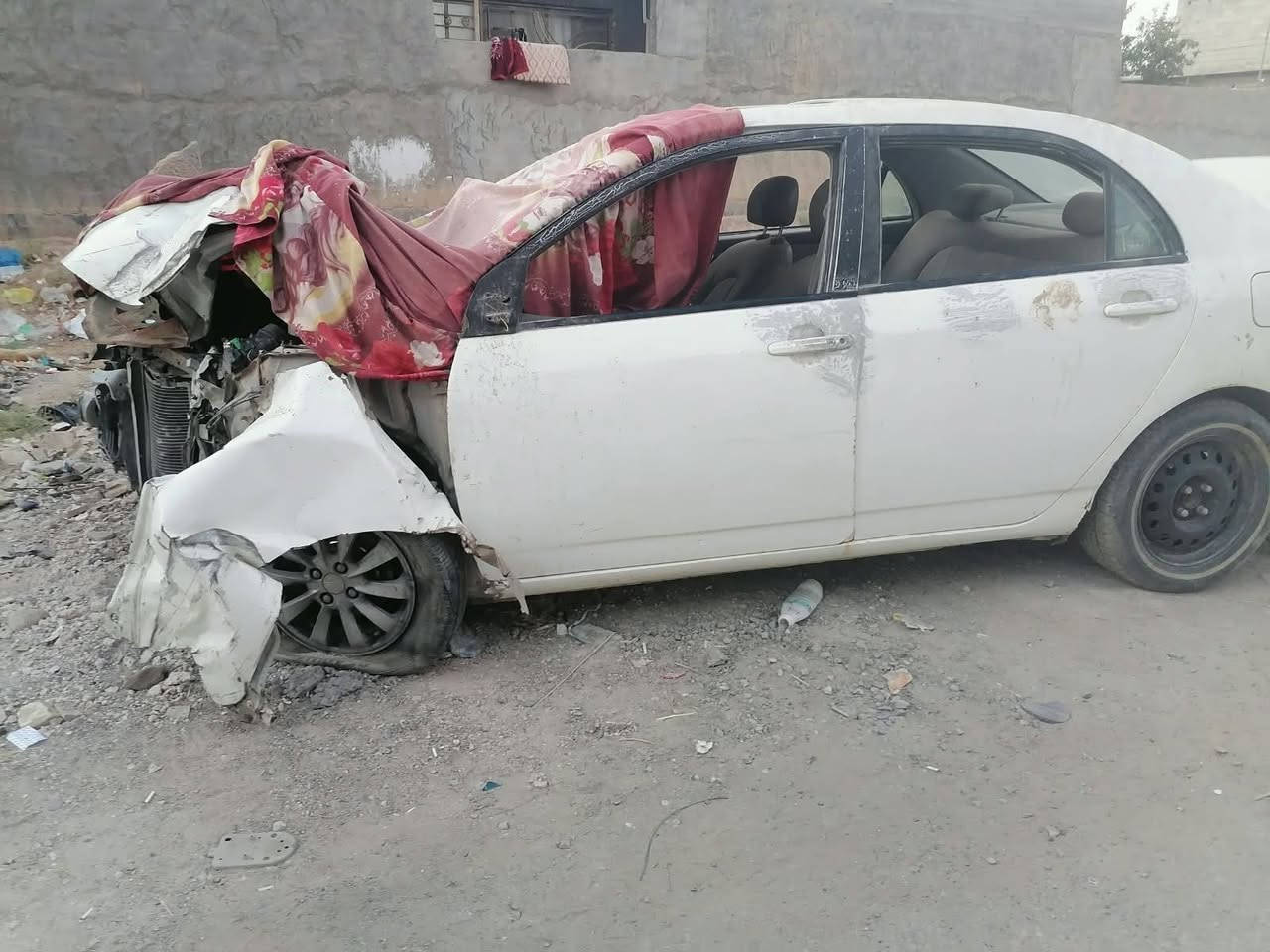سلام عليكم للبيع بيوايدي موديل 2013رقم ديالى  تحويل مباشر اخوان سياره تعرضت لحادث جفيه ع صفحه السايق كما موضحه بلصوره ابيع ع وضعهه سياره  مكان السياره ديالى السعر 15$الاستفسار ***********-- ملاحظه الضربه مواصله للمحرك فقط النواعم لاماميه فقط
