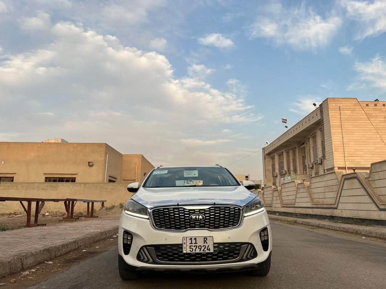 كيا سورنتو خليجي
رقم بغداد مشروع وطني
موديل ٢٠١٩ شكل ال٢٠ 
دبل شباك شكل الجديد 
لون ابيض 
٦ سلندر ٧ راكب 
فوووووول مواصفات بدون فتحة 
بصمتين: تشغيل وتقفيل 
بردات خلفية اصلية 
الباب الخلفي كهربا
نظام ايكو ادرايف 
كشنات جلد 
كشنات ٢ كهرباء
شاشة كبيرة اندرويد 
جي : بي: اس : خرائط طرق 
كامرة دوارة اصلية 
حساس امامي وخلفي 
مري شفط مع القفل 
تحكم استيرن فول 
حاكية : ابلوتوث: اوكس 
كيجات السرعة زئبقية 
شاشة الدشبول الكترونية 
نظام ايكو درايف 
نظام سبورت ورياضي وعادي 
تبريد ابيانو لمس 
تبريد ٣ قطع ثلج 
مانع انزلاق وانحدار 
اضواء ترحيب بليدات 
علامة سورنتو بلدوسة 
لد امامي وخلفي 
لايت زنون اصلي 
اشاير بلمري 
يدات نيكل اصلي 
ويل اكروم ١٩
تخم تاير جديد لك 
ماشية ٧٠ الف اصلي 
لايت اسود ٥ عدسات 
كير ومكينة وصدر وحدادية وتبريد كفالة عامة 
بدون ضربة وتبديل واسخوط وبارد ورصعات وصبغ بارد اصبعين وكارت 
سيارة جديدة ومال بيت مابية اي نقص 
كتلوكات الشركة موجودات// البصمة الثانية ممستخدمة// 
الرقم الدولي الجديد / هزة جديدة / سنوية جديدة بسمي 
السعر ٢١٧$
فديو موجود
***********
