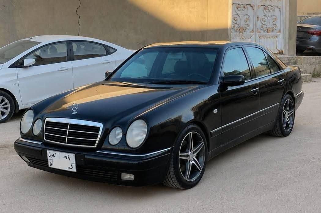 ماكو هيج نظافه بهيج سعر بكل العراق 
مارسيدس ام عيون E320 موديل 1998 
محرك 6 سلندر V الاقتصادي المرغوب
كير D4
فتحه
تبريد قطعتين +ثلاجه
كشنات جلد 
تحكم كشنات كهربائي
مثبت سرعة
شاشة اعطال 
مري شفط 
اشاير بالمري 
حساسات 
كامرا +شاشه
تايرات جدد 
باتري جديد
رقم اربيل القديم 

مكان السيارة النجف الاشرف 
للاستفسار ***********
