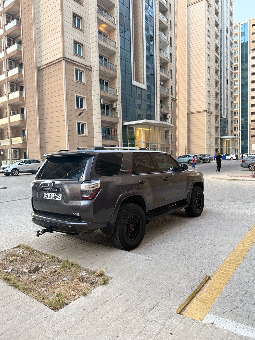تويوتا فوررنر ٢٠١٠ لون نفطي
مواصفات السيارة فول فول واحد على واحد
بيها جاملغ خلفي و باب خلفي صبغ و بنيد بس رش بدون دواخل محرك كير تبريد حداديه فور ويل اكسل كلشي ب شرط
سقف شامو كشنات كل دوشمه جديد كامل 
ماشي ١٤٠ الف 
محدث ٢٠٢٠ كامل
تايرات و ويل TRD جديد
سنوية جديد لحد ٢٠٣٠
سعر 195$
***********
مكان سيارة اربيل 
تحويل وكالة نفس اليوم
