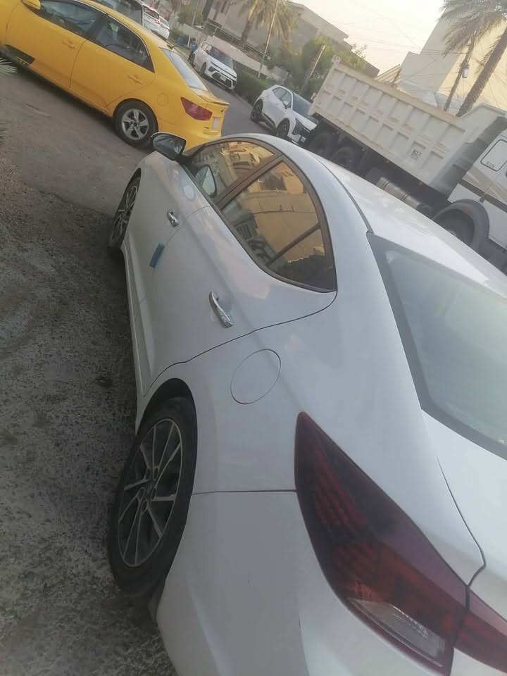 متكفل بالنشر
السلام عليكم 

النترا ٢٠٢٠ 

خليجي 

مكينه ٢٠٠٠ دوش 

بنازين عادي 

مكينه وكير مكفولات 

وارد خليجي 

بيها بارد  بجنطة قليل 

واكو ضربة بدوسه موضحة بصورة اكو شخط بالباب ممبين  بالصور

ماشية ١٥٢ قابل للزيادة

قطعتين تبريد

حساس كامرة بصمة 

اربعة انظمة قيادة

تبريد ثلج 

فتحة سقفية 

حساس امامي

متواجد بالغزالية وحي العدل بغداد. السعر ١٥٠ بيها مجال

***********
