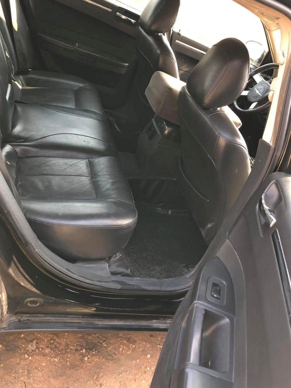 مساء الخير
CHRYSLER
2010 أصل كلينن بدون ضرر
استخدام شخصي
مواصفات تورنيك
مكينه 3500
رقم اربيل دولي بأسمي شخصياً
حدادية امامي خلفي 100% كير مكينة
تخم تاير 
عليه ادمة كاملة خارجي وداخلي تراي ونعومه فولل بيه مكانين بارد فقططططط خشم الجاملغ الامامي ويم البكلايت الخلفي 
مكان سيارة واسط 
السعر 115$ بيه مجال
***********
***********
