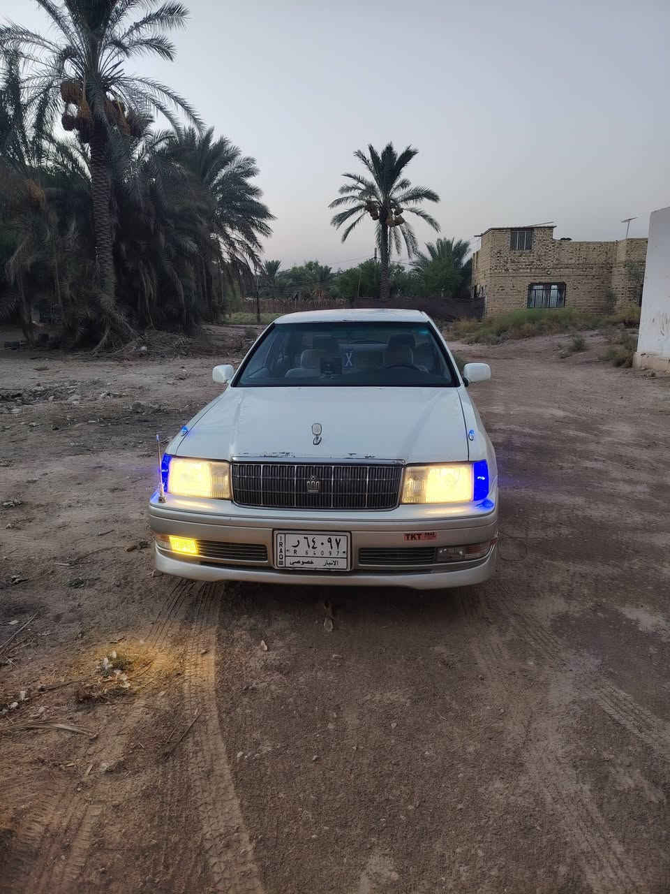 السلام عليكم كراون راس الثور موديل ١٩٩٧ فلات محجل رقم انبار بأسمنا سنوية لل٢٨ سيارة جديدة وجاهزه من كلشي السعر ٨٧ وبيها مجال شي بسيط العنوان بابل الاتصال على الرقم ***********

