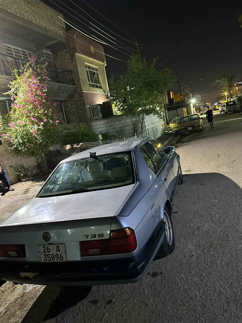 السلام عليكم 
بي ام 735 موديل 92 للبيع السعر 35 ورقه وبيها مجال
السياره كامله مكمله مكينه وگير تشگ الگاع جدد كهربائيات كلها شغاله تبريد شغاال ثلج
السياره رقم دولي تحويل مباشر ثاني يوم
السياره بيها تلحيضات بالگشر 
السعر 35 وبيها مجال 
الرقم:***********
