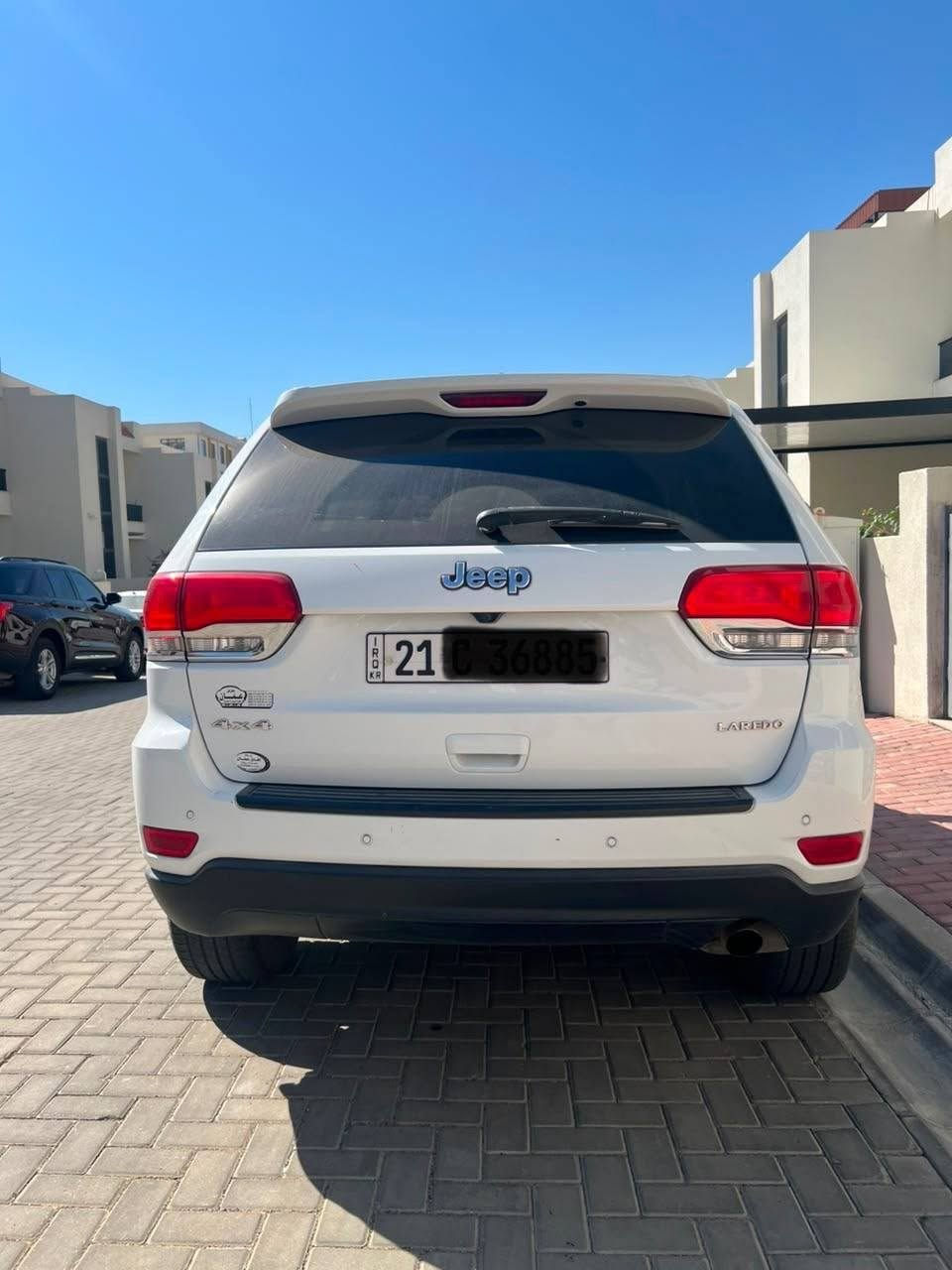 جیب گراند چیرۆکی 2019 
سپی بەفری 4WD
تەنها 50 هەزار ڕۆشتووە
سەیارەی ماڵی خۆمەو یەک دەستە 
مواسەفات ناوکرێمی، کوشن جڵد، کوشن کارەبایی،شەغال، بەسمە، دوو دەرگا بەسمە،
 ئۆتۆ هۆڵد و ئۆتۆ ستۆپ، شاشە گەورە،کامێرا،
 ڕادار،ئاوێنە فۆتۆ و Assist وە دژە فول، حاسە، دەبڵ ئەکسل، تەبرید دەبڵزۆن 
 تەبرید مەرکەزی ٤ مۆدی لێخوڕی هەیە
‏Sport، Eco، Auto ،manual سیتمی ئۆفرۆد،کاڕپلەی،ڤۆلیۆم و تەحدیدسورعە، تەلەفۆن،لیدی ناوەوە،تراکشن و دژەخلیسک
زۆر مواسەفاتی تر..……

 سعر ٢٣٣ 

زۆر تازە و جوان ماوەتەوە 
بێدەعم و لێدران، ڕەقەم شەنسیم داناوە
زۆر پاک و تازەیە 
٢ پەڵەی بچوک بۆیاخی هەیە لای خۆمان بووە 
سپێری دانەگیراوە

ژمارەی خاوەنی 
***********
*********** السليمانية, العراق
