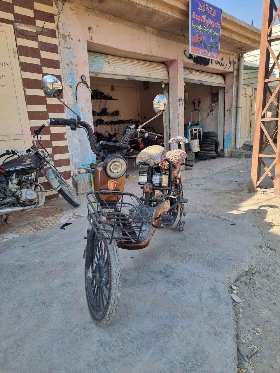 دراجه شحن البيع 
كامله مكمله 
السعر ١٧٥ 
وبيهه مجال  
العنوان بعقوبه باب الدرب قرب سواق الشمري 
*********** وتساب
