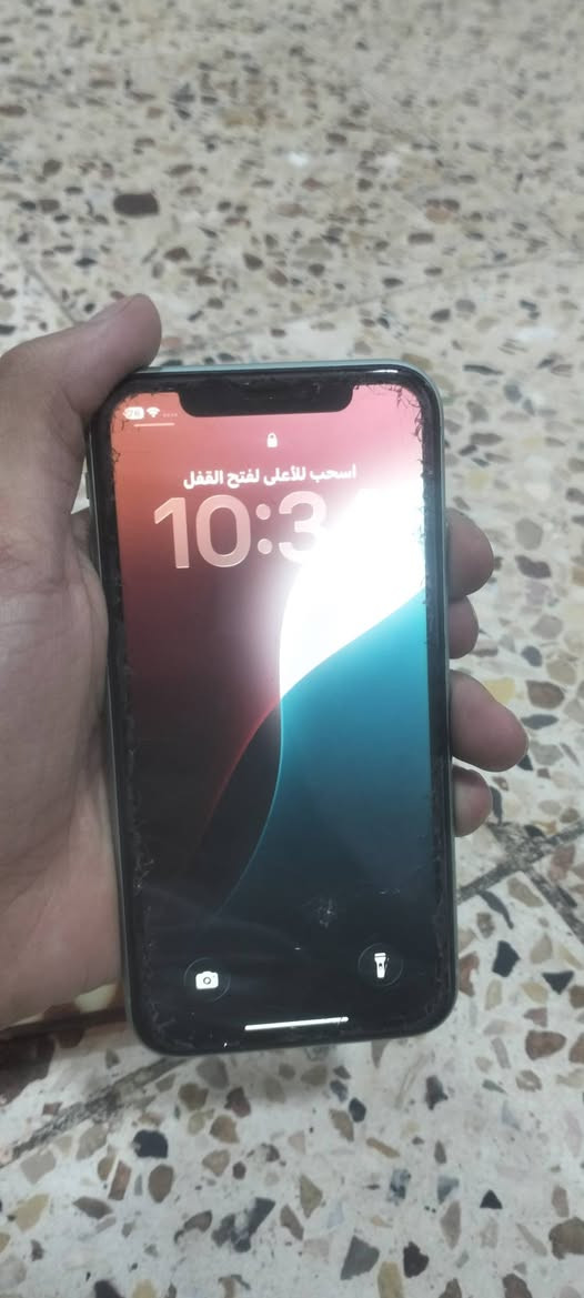 سلام عليكم ايفون 11عادي نموذج M  نضافه 100 بطاريه 95سعره 260 ***********

نص مكتوب في الصور:
- 10:37 76 حالة البطارية والشحن كما هو الحال مع البطاريات القابلة لإعادة الشحن، بطارية الهاتف قابلة للاستهلاك وتصبح أقل فاعلية مع الوقت. معرفة المزيد... 95% الحد الأقصى للقدرة هذا قياس لقدرة البطارية مقارنة بقدرتها عندما كانت جديدة. قد تتسبب القدرة المنخفضة بتقليل ساعات الاستخدام بين عملية الشحن والأخرى. أقصى قدرة للأداء ستساعد الأنظمة المضمنة في النظام والمكونات في تخفيف آثار الأداء التي قد تلاحظها أثناء التقدم الكيميائي في عمر بطارية iPhone. شحن البطارية المحسن للحد من استنزاف عمر البطارية، يتعلم الـ iPhone من عادات الشحن اليومية، بحيث ينتظر ولا يتجاوز 80% حتى يحين موعد حاجتك إلى استخدامه.