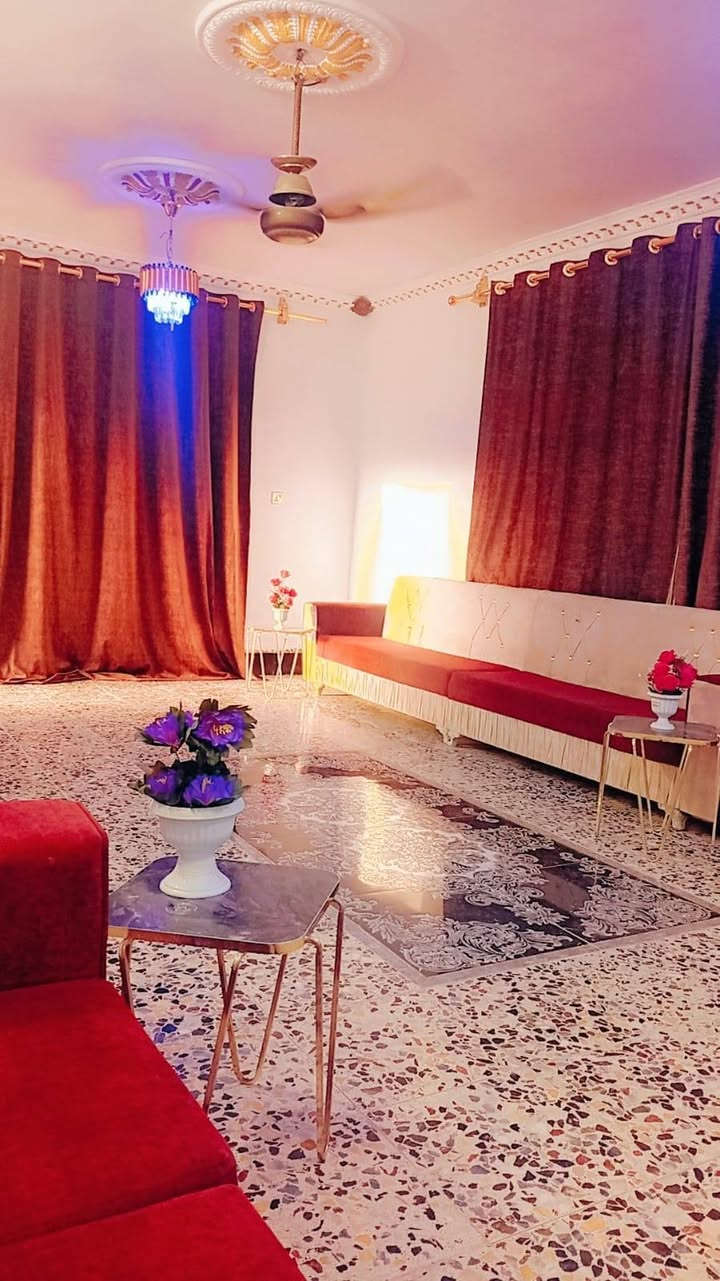 ارض طابو زراعي سند٢٥
مساحه ٦٠٠متر 
مساحه البيت فقط اكثر من ٢٠٠متر
غرفتين نوم
هول 
مطبخ 
استقبال
صحيات داخليه خارجيه
حديقه
 البناء نظيف 
مكان بابل مشروع المسيب 
حي الحسن 
مسافه ٣٠٠متر عن طريق ابو الجاسم
معروظه ٩٥بيهه مجال
*********** 
***********
