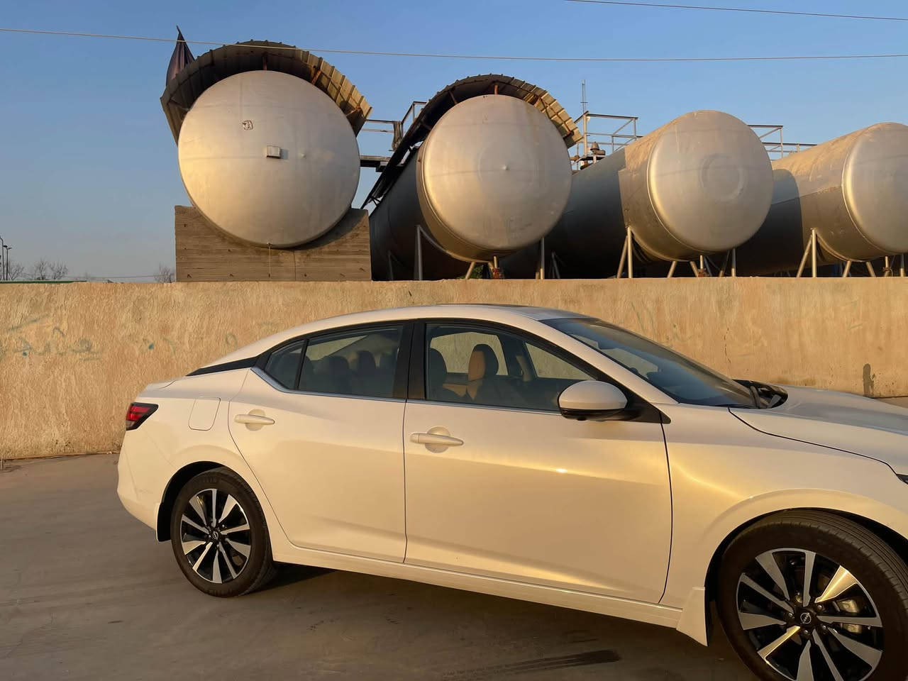 𝐍𝐈𝐒𝐒𝐀𝐍 𝐒𝐄𝐍𝐓𝐑𝐀-𝐒V 𝐏𝐋𝐔𝐒  2025
نيسان سنترا SV PLUS) موديل 2025 فول فول 

اللون :  ابيض ثلجي

عداد المسافة : 3 آلاف mi فقط

يعني زيرو

حجم المحرك : 2.0L ( 4 سلندر )

المواصفات : 𝐒V𝐏𝐋𝐔𝐒

فتحە سقف سلايت

ابــــواب بصمة

بصمة تشـــغيـــل

تشـــغيـــل عـــن بعد

شـــاشـــة كبير لـــمس

كــــامــــيرات محيطيه

اربع كامرات

اوتو ستارت (𝐀𝐔𝐓𝐎 𝐒𝐓𝐀𝐑𝐓)

اوتو ستوب (𝐀𝐔𝐓𝐎 𝐒𝐓𝐎𝐏)

رادار امامي (تحديد مسار)

رادار جانبي (نقاط عمياء)

رادار خلفي (التحذير من الاصطدام)

حساسات امامي

حساسات جانبي

حساسات خلفي

نظام (𝐄𝐂𝐎)

نظام (𝐍𝐎𝐑𝐌𝐀𝐋)

نظام (𝐒𝐏𝐎𝐑𝐓)

كشنات هيتر

تحكمات استيرن

استيرن هيتر

لايتات 𝐋𝐄𝐃 ليد عدسة زينون بيلادي

بكلايتات 𝐋𝐄𝐃 ليد بيلادي

ويــــل كــــروم

رقم الشاصي 3N1ab8cvxsy420185

تفاصيل اكثر الاتصال علی 

السعر 148$ وبيها مجال

مكان السياره واسط الزبيدية 

***********
