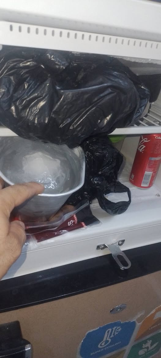 ثلاجه اخو جديد مستخدمه ابد مدخله تصليح فوك جوه فول سعر ٢٠٠ بيهه مجال ***********
