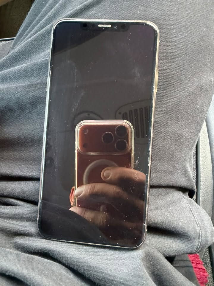 ايفون xmax جهاز جديد لوك ممفتوح شركه ماستر بطاريه 86 ذاكره 256 دبل سيم كارت
السعر 275 الف تواصل واتس ***********

نص مكتوب في الصور:
- النمط الداكن متوقف الإضاءة الدافئة متوقف انسجام اللون مشغل
- 84 LTE 2:41 حول رجوع الاسم < ahmed iPhone إصدار iOS < 18.7.10 اسم الطراز iPhone Xs Max رقم الطراز MT762ZA/A الرقم التسلسلي G6TXVWA4KPJ5 انتهت صلاحية التغطية الأغاني 0 الفيديوهات 0 الصور 18 التطبيقات 5 السعة 256 غ.ب. متوفرة 238.54 غ.ب. عنوان Wi-Fi 90:E1:7B:EB:12:82
- تحديثات تلقائية مشغلة iOS 18.7.10 iOS لا يحتاج إلى تحديث