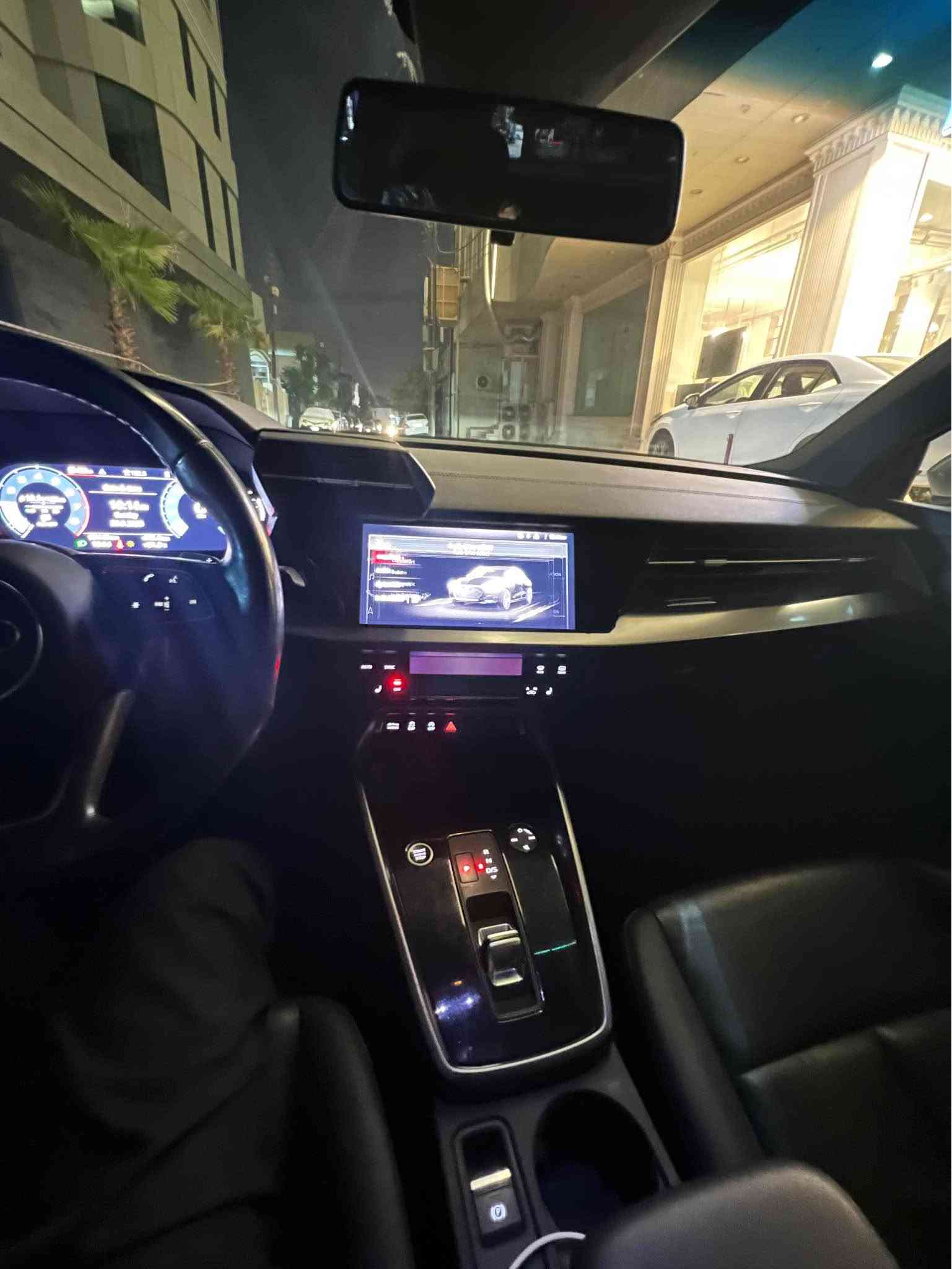 Audi a3 2022
فروشتن و كورينةوة
سيارةكة ٢ بارجةي سبوغة
فول مواسفاتة
بانورامة
كوشن كارةباي
كشن ايتةر
كيج الكتروني
شاشة كةورة
بريك كارةباي
ويل rs ١٨
تايةكةي نوي
فحص هةزة نوية
سةنةوي نوية أربيل, العراق
