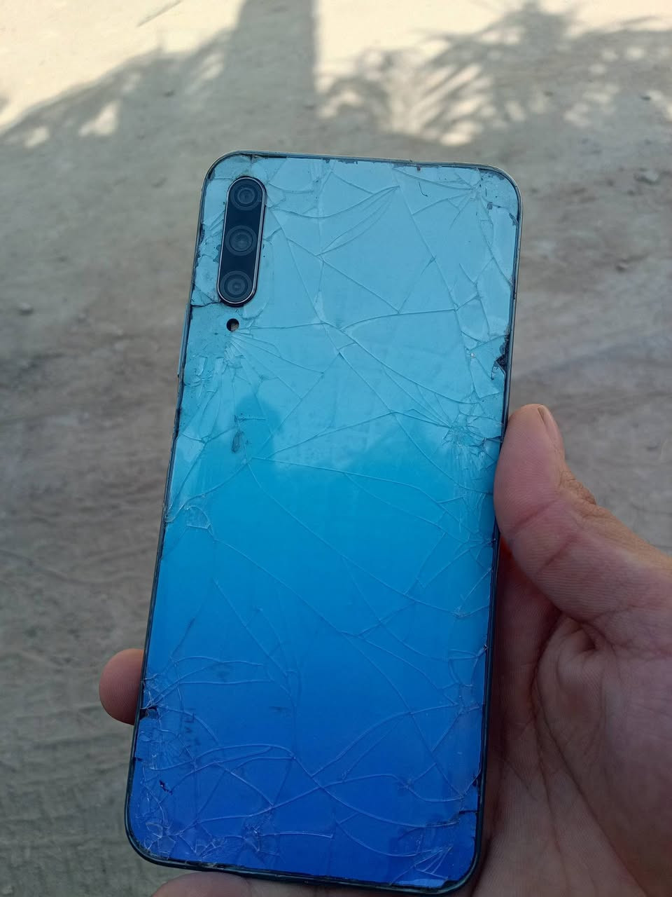 سلام عليكم جهاز Y9 فقط لبصمه ما تشتغل ولضهر مفطر لجهاز نضيف ناشف للبيع سعره 90 الف وبي مجال مكاني كربلاء  وتساب***********
