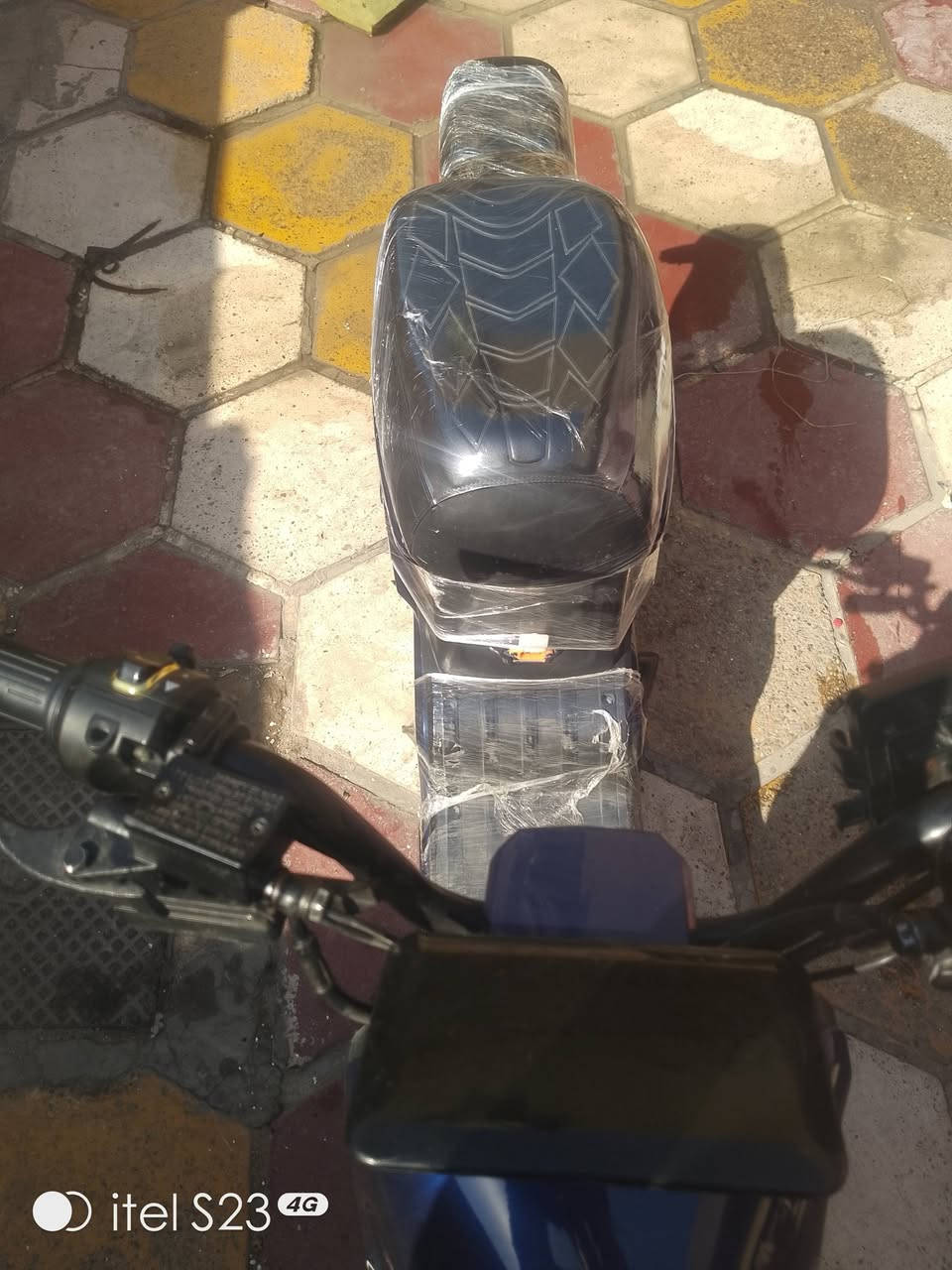 سلام عليكم دراجه ار تسعه للبيع سعر 200 وتسيعن بيهه مجال دراجه كله شقاله نقصهه دهن بريك بصره الحيانيه ***********
