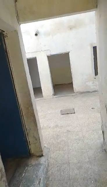 بيت للإيجار • ١٠٠م • غرفتين