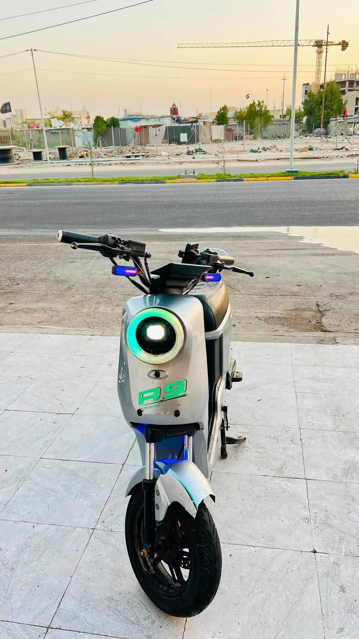 دراجة R 9 للبيع دراجة نضيفه ما طالع بيه من شغل للبيت صار 4 اشهر من اخذته دراجة وكيل وكهربائيته كله شغاله ودراجة ما ناقصه شي سعره 350 وبيه مجال مكاني البصره العشار ***********
