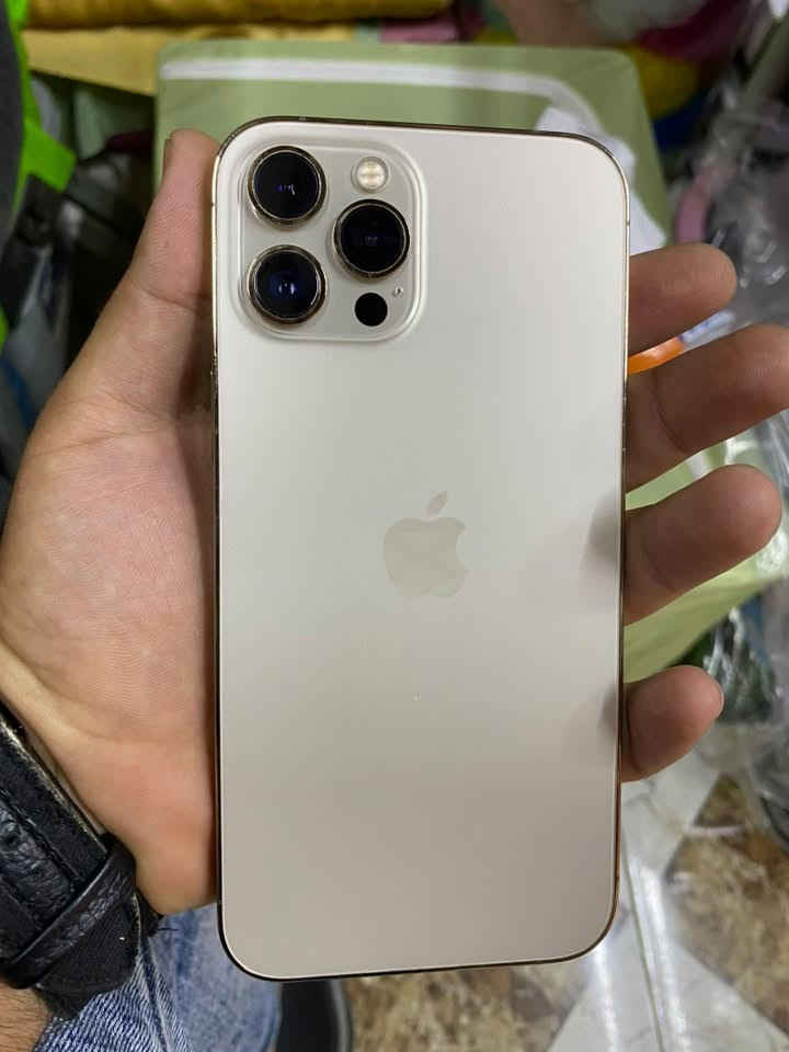 12 pro max
ذاكرة 256
دبل سيم
شرق اوسط za
بطاريه 76 بلادي
جهاز جديد مامفتوح 
شرط من كلشي
نظافة فول 
سعر 450 بي مجال بسيط 
***********
***********
