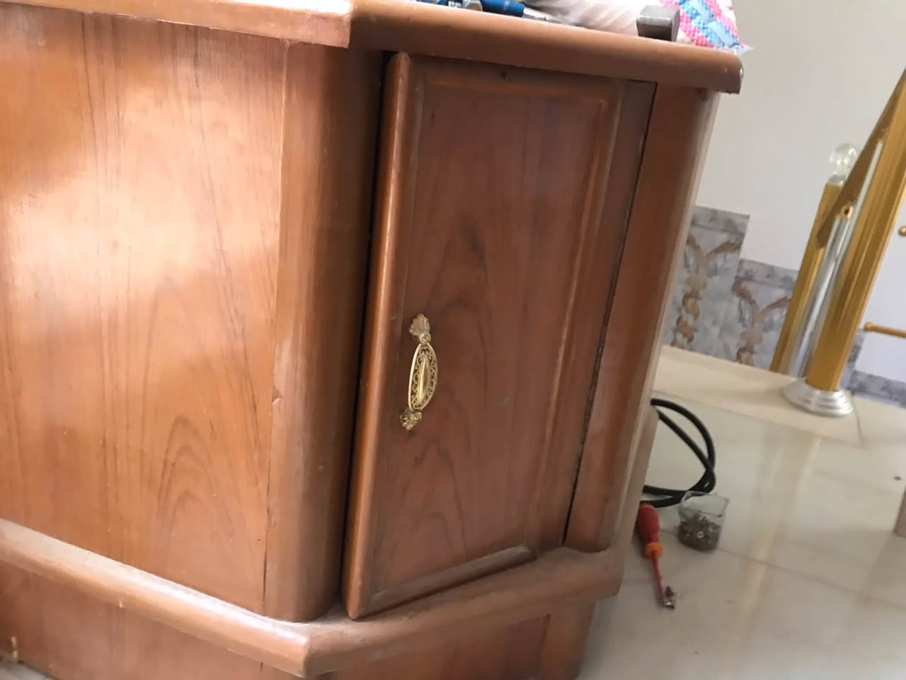 سلام عليكم ميز تواليت و ميز صغير ابو الباب داخلي صاج مثل البصوره ثنينهن نضيفات السعر 65 للاتصال ***********‏
