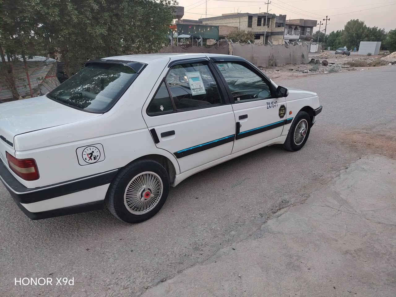 بيجو لميس خصوصي  مديل 2012 كير محرك تبريد خير من الله
سنويه  لل 2027
 بيه طخه شوفت عينكم 
تبريد شغال وثلج 
السياره باسمي 
السعر 32وبيها مجال 
مكان السياره بغداد الزعفرانية 
للاستفسار اكثر *********** هـ متوفر واتساب

نص مكتوب في الصور:
- HONOR X9d