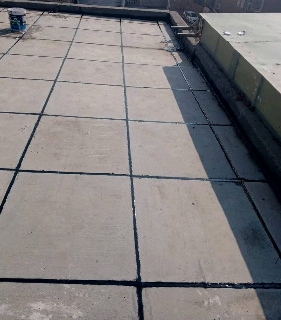 ياالله السلام عليكم اسطه ماستيك وفلانكوت درجة أولى (قلع ماستيك القديم واضافه ماستيك جديد مستوى الشتايكر تزفيت السطح والجدار بل افلانكوت شغل درجة أولى كرسته وعمل كله عليه والي يريد يتصل *********** مامتواجد على فيس