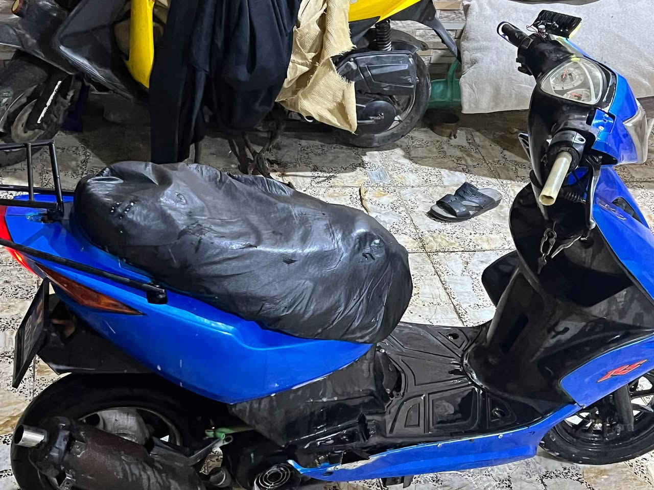 السلام عليك دراجه ماكس مضلع دراجه نضيفه وحلووه شلعه ومعدل كلشي شغال بيها ما عده سلف ويرادلها تاير خلفي يرادله ربط دراجه كابريته ومجفته مره وحده مكاني بصره كزيزه *********** سعر ٤٥٠ وبيها مجال بسيط
