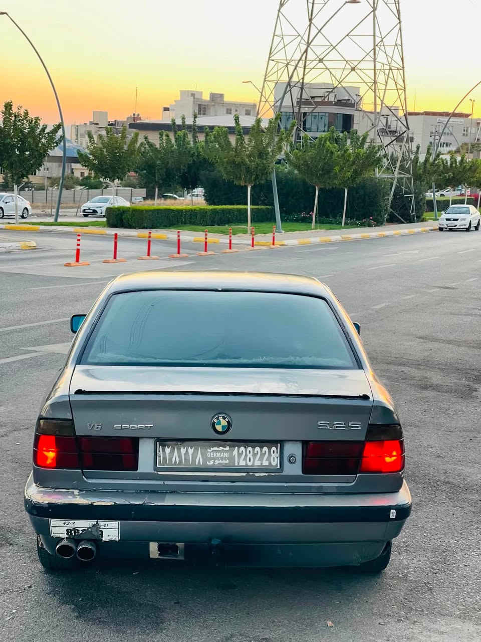 سەرەتا بەناوی خوا ماشاللە لەماڵی هەموو لایەک 
BMWبۆفڕۆشتن 
نموونه يي نيه له جوانيا
مۆدیل 1991ئارم پلاستيك هه وليره به شه رتي ئارموو ئه وه ليات   
مکینە 525  كپس ديجيتال گیڕ عاديه   به شە رتي گيرو مه كينه هه لمي نيه
كاره باهي هه مووگياني ئيش دكات 
دوو جام كاره باهيه  لآيتت زينونه قفل مركزيه گيچه  كاني هه مويي ئيش ده كاتت
گه رمي و سيدي هه موو شتيكي مزبوتت 
چوار تايه و ويلي زور باشه
سه ياره كي تا بليت توندوو تووله مالي دوسته 
هيچ ده عمو ليدراوي نيه پيشو دواهي كه پسه
نرخ (( 21گلا معامه له يكي برايانه)) 
***********
***********
