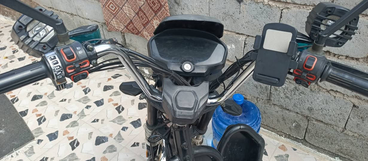 ماطورات عددد 2 السعر 500الواحد مع جزيل الشكر  الاستفسار ع رقم ***********

نص مكتوب في الصور:
- HONOR X9d