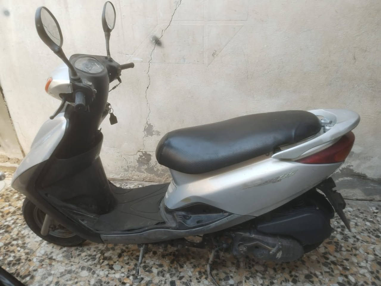 سلام عليكم دراجه بريز
محرك بلدي كهربايات كله شغاله 
كفره ختم واحد سلف هند كله شغال
سعر 550 وبيه مجال مكاني محموديه 
*********** بي وتساب
