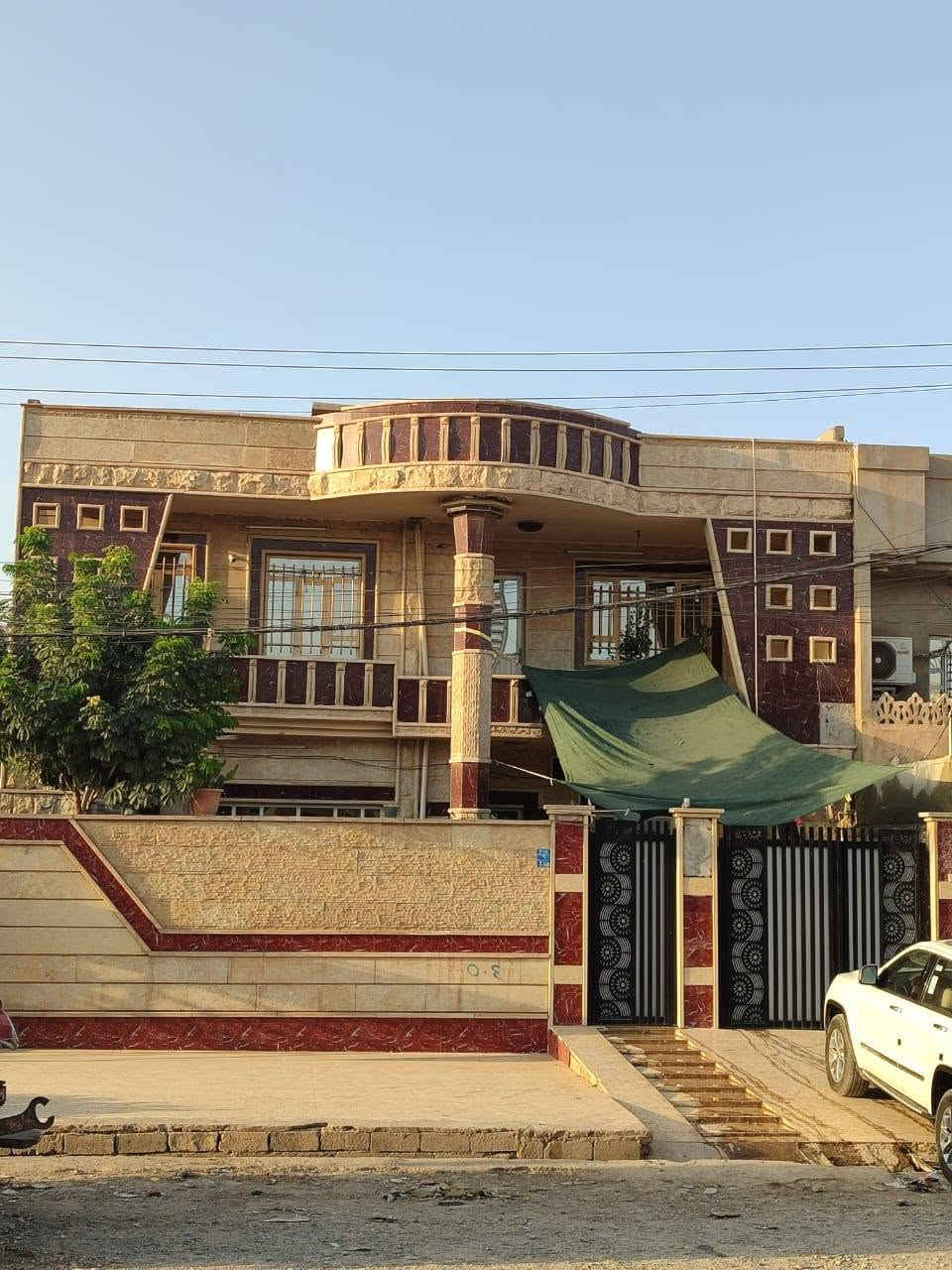 دار للبيع حي الانتصار شارع ٦٠ مقابل المركز الصحي مساحه الدار ٢٠٠متر طابقين خمس غرف نوم اثنين هول اثنين مطبخ صحيات استقبال مشتملات سند طابو الزهور شرط التحويل مكاتبا مع الشرعي الاستفسار مكتب ابو صفوان للعقار الاتصال على الرقم   ***********....***********....  @إشارة
