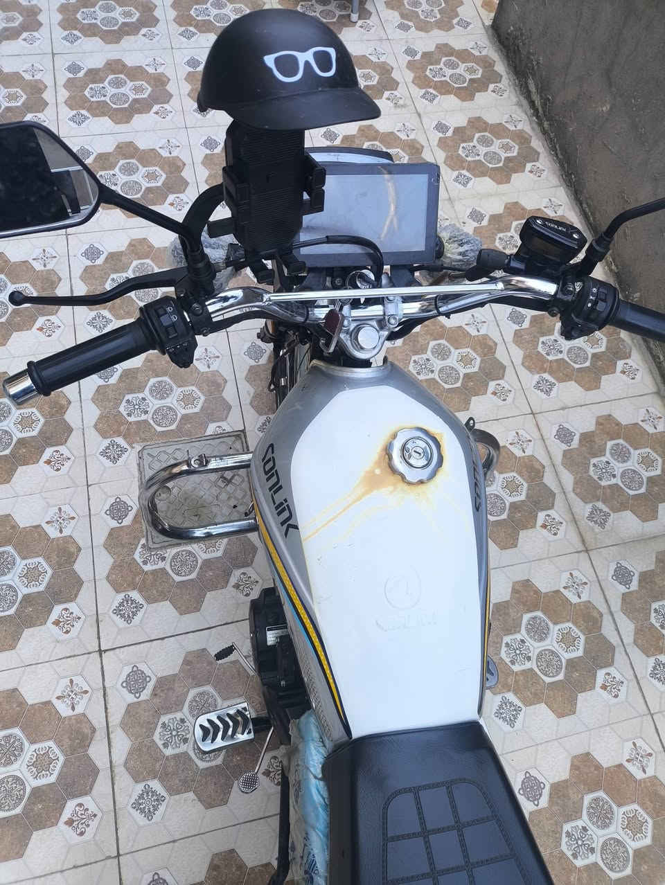 دراجه ايراني خمسه كير محرك 200 موديل 2025 محرك شرط الفحص سعر 800 بيه مجال مكاني فلوجه  تواصل معي ***********
