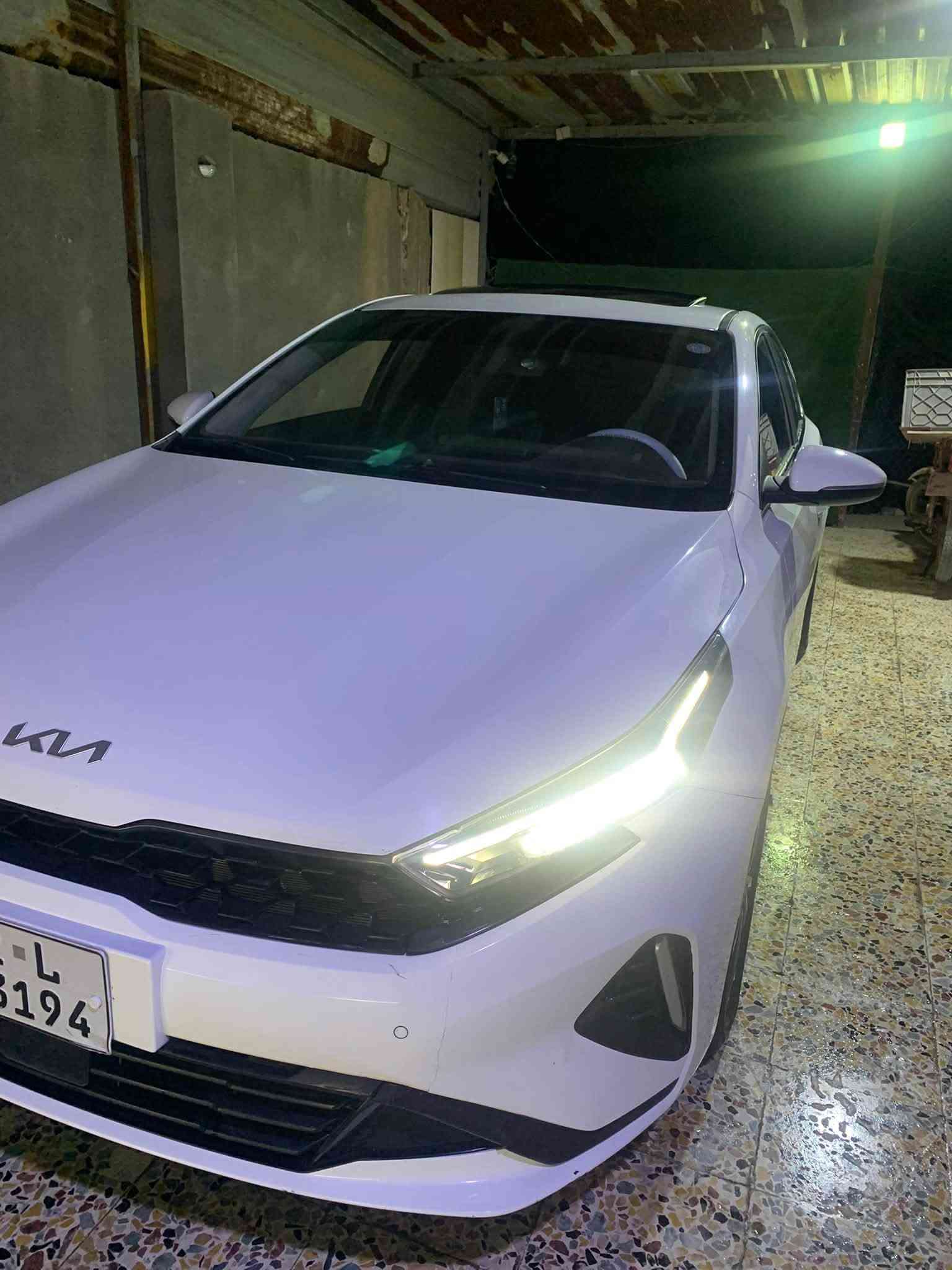 السلام عليكم. مراوس باقل مع فرق او بيع
كيا كي ثري K3 موديل 24
تجميع الصين
فول  مواصفات

محرك 1500 دبل نوزل بانزين عادي 
رقم اربيل  +  تحويل مباشر
 ماشية “ ٤٨ كيلومتر حقيقي 
 
🔴المواصفات 
فتحة
كشنات جلد اسود 
شاشه كامرة 
تحكم ستيرن جهتين 
بصمه  أبواب و بصمه تشغيل
شاحن تايب سي شحن سريع 
كير طياره 
شاشه بالكير
لايت لد زينون 3 عدسات متحركة + الخلفي هم لد متصل 
 أشاير لكزس️ متحركة 
المري الجانبية بيها ️اشاير + هيترات 
صندوك ذكي بصمة ( يفتح عند الاقتراب )
سايد بريك بصمة
أوتو هولد (auto hold)
درايف مود 4 وضعيات
(sport+eco+smart+comfort)
شاشة عداد دجتل 
وبيها بعد مواصفات 
السيارة    السياره جديده بعدهه بحاله الوكاله قطعه وحده مبدله فقط 
للستفسار :*********** مكاني بصره ابو الخصيب 
السعر ١٢٩

