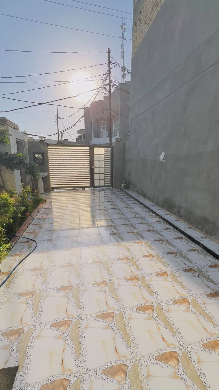 🏠 بيت للبيع في واسط – العزيزية

📐 المساحة: 200 متر
🏪 يحتوي على محل تجاري
🛋️ استقبال كبير + صالة
🛏️ 3 غرف نوم:
• غرفة في الطابق الأرضي
• غرفتان في الطابق الأول

🚿 3 مجاميع صحية
🍳 مطبخ بمساحة 4×5 متر
🏢 البيت طابقين

📍 الموقع: واسط – العزيزية – البستان – شارع أبو كمال

✅ الخدمات متوفرة: مجاري
📄 مسجل بالبلدية
📜 طابو زراعي – قانون 25

📞 للاستفسار ***********
ومعرفة السعر راسلنا على التلكرام
https://t.me/al99iy
