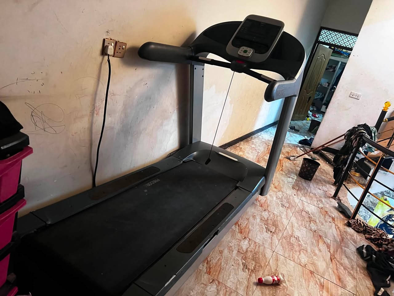 جهاز جري بحاله جدا ممتازه واستعمال قليل جدا سعره الشراء مليون سعر البيع ع الخاص او اتصال ع ***********
