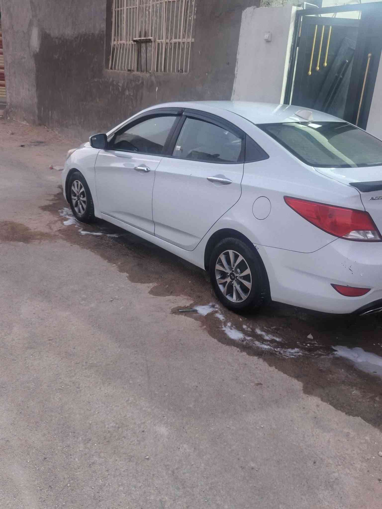 للبيع هواندي اكسنت 2017 أمريكي بسمي سنويه لل30 رقم دولي محرك 1600 تبريد ثلج❄ مكينه مكفول كير مكفول حساس خلفي تحكمات ستيرن شاشه ماشيه 107 ميل فقط سعر 95 وبيها مجال للشراي مكاني كربلاء رقمي ***********
