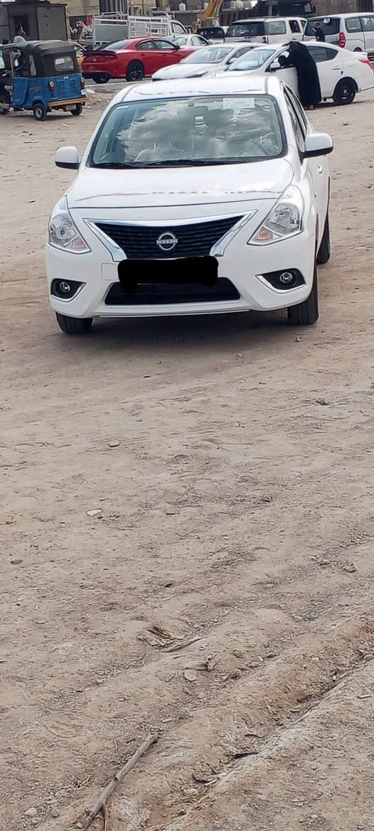 سلام عليكم سياره نيسان للبيع موديل 2025 هندي ماشيه 7  مكفولة كفاله عامه مواصفات معرفة السعر 132  وبيه مجال بسيط الرقم بي واتساب ***********.
