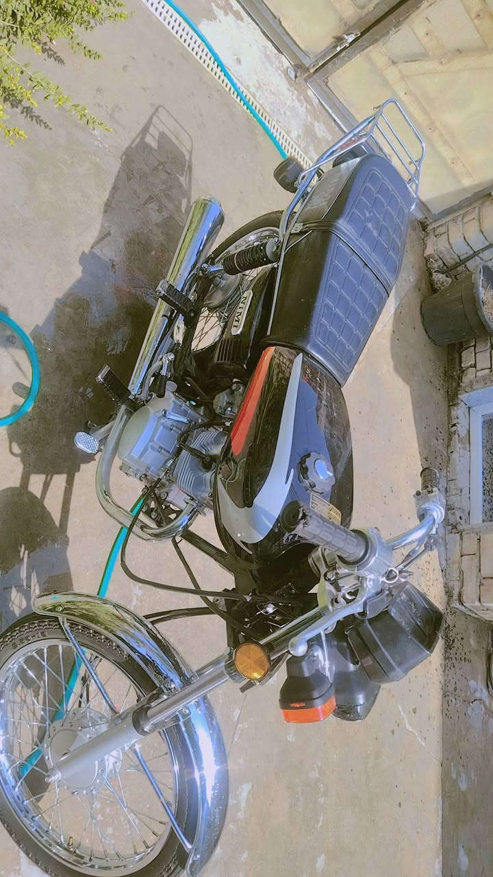 سلام عليكم دراجه نامه للبيع دراجه مكفوله من لويل للوين تخبل تجيب فيتر وفحص وراق بيه دراجه نضيفه كلش السعر 675 وبيه مجال لطيبين بكاني احي انصر رشاد شارع تانكي رقم ***********
