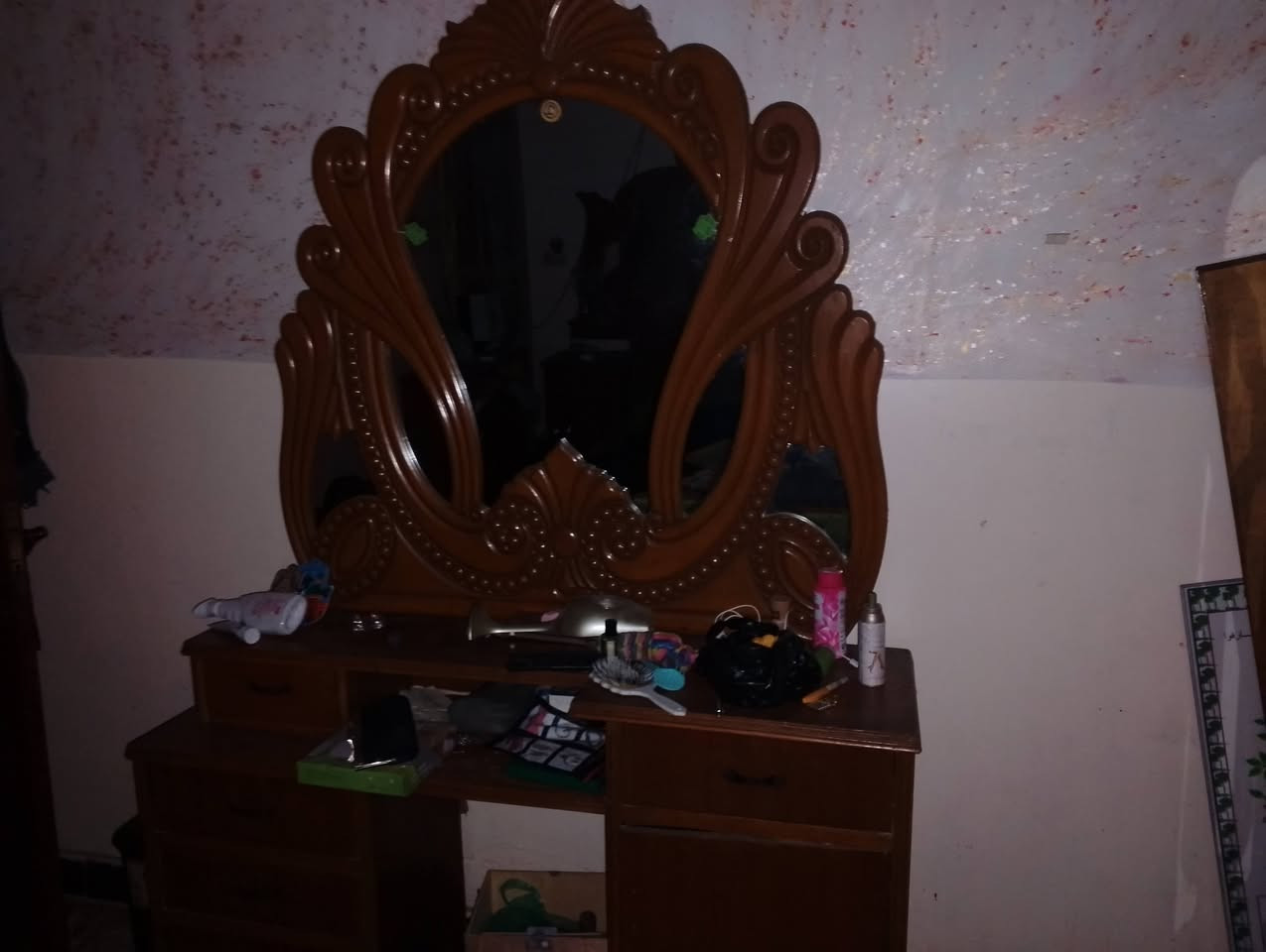 غرفه صاج للبيع سعره 400 وياه دوشك هديه كامله اي نقص مابيه بغداد الامين ***********
