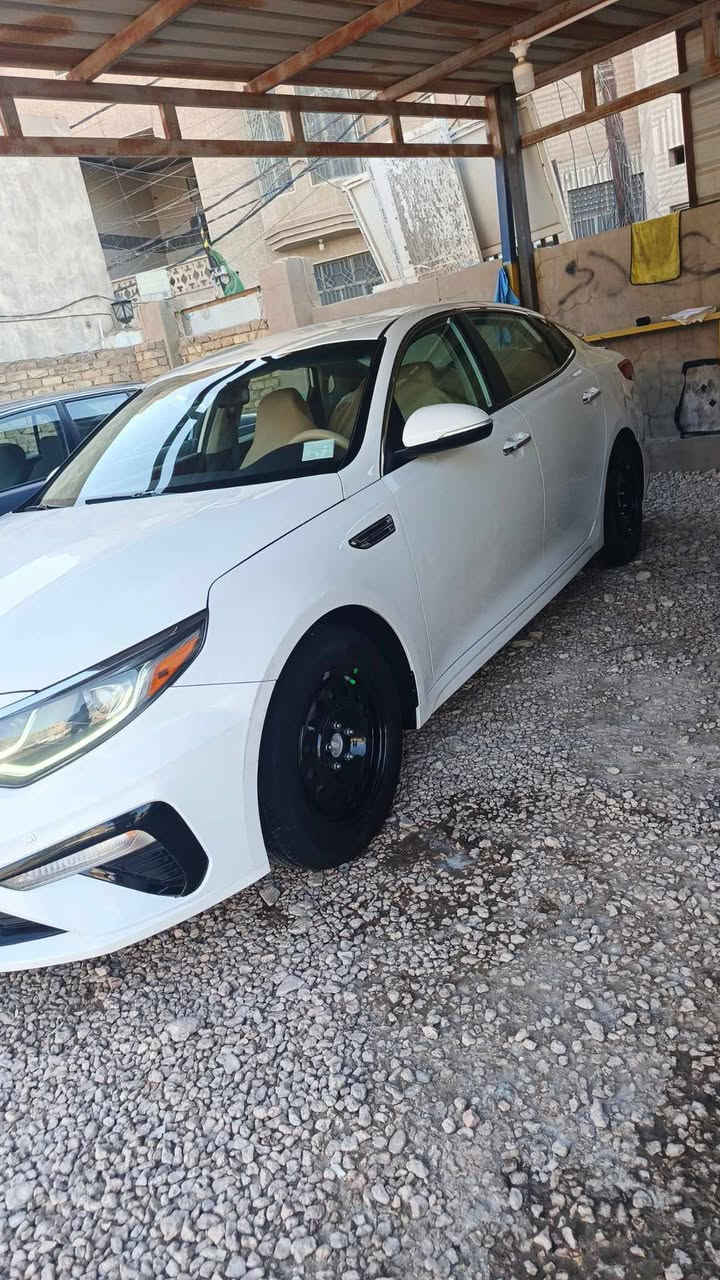 السلام عليكم كيا اوبتمه مديل 20وراد امريكي ماشيه 130 سياره حدثه بنيد مصلح ليبل واحد بلعراق طار بيه البنيد وعور وصبغت القماره وصبغت الجملغات من الخشوم جماليه وبيه صبغ شويه بجاملغ الخلفي شبرين تقريبن رقم مثنئ مراوس ونطي فرق او بيع عادي سعره السياره 120.رجان ما عاجبك سعري اعبر المنشور الرقم ***********اتصل وخادم
