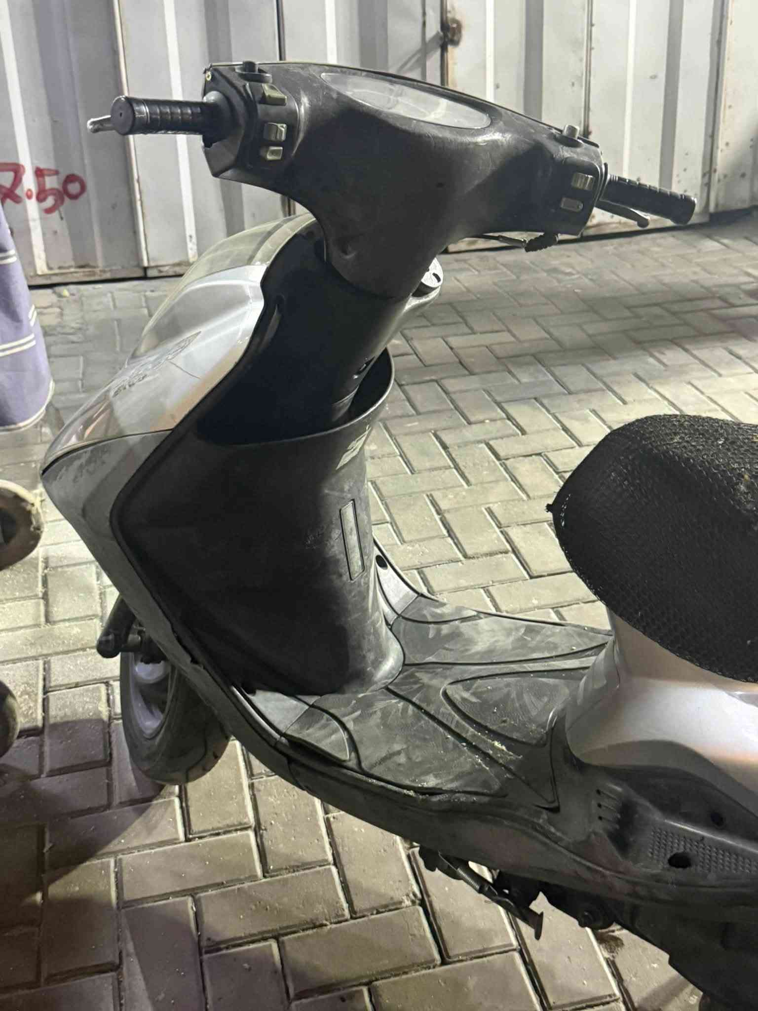 السلام عليكم بريز لايت جوه كفراتهه بلاديه نواقصهه بسيطه مكره تشتغل مكينه بلاد
مكاني بغداد سبع ابكار 750 وبيهه مجال
***********
