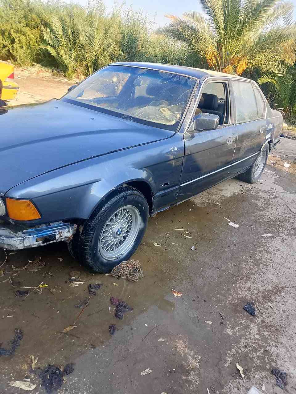 سلام عليكم للبيع بيم 700 وأربعين باب طويل غرفة جديدة
حدادية جديده محرك تجفيت جديد تخم تاير كير تمساح 
مال تعمير رقم مثنى السيارة اصل 30 شادلهة 40
كربلاء 30 بيهة مجال بصيط ***********
