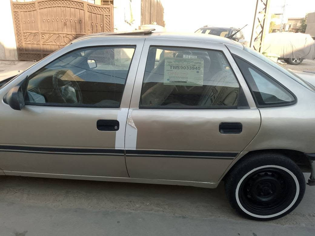 اوبل فكترا محرك 20 كير عادي موديل92 موصفات ABS قفل مركزي سقف سلايت رقم كركوك سنويه عاج  كول على بلاد سيار فقط كلير عام الجمليه بدون خياس فقط سعر 24 بي مجال بصيط  شرط تحويل غرامه رقم موبايل *********** كركوك, العراق
