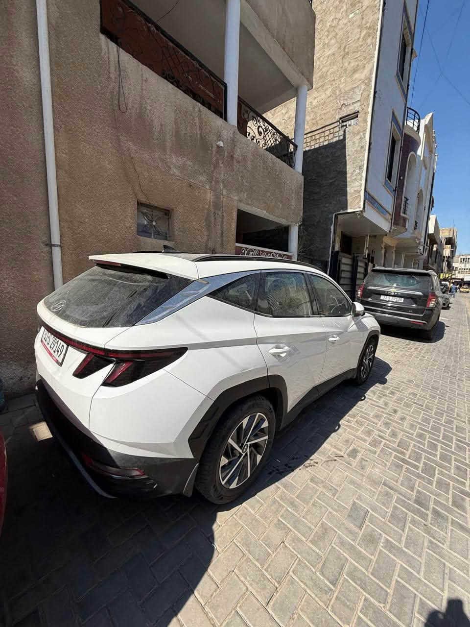 توكسان 2023 فول واحد على واحد
كفاله عامه كفاله عامه 
الرقم بغداد 
فول تحكمات كشنات كهرباء 
ماشيه 65 الف 
بدون ضرر كفاله عامه من كلشي 
السيارة كامله مكمله 100‎%‎ 
مكان الاعظميه 
للاستفسار 
***********

نص مكتوب في الصور:
- كووؤول
- CHILL