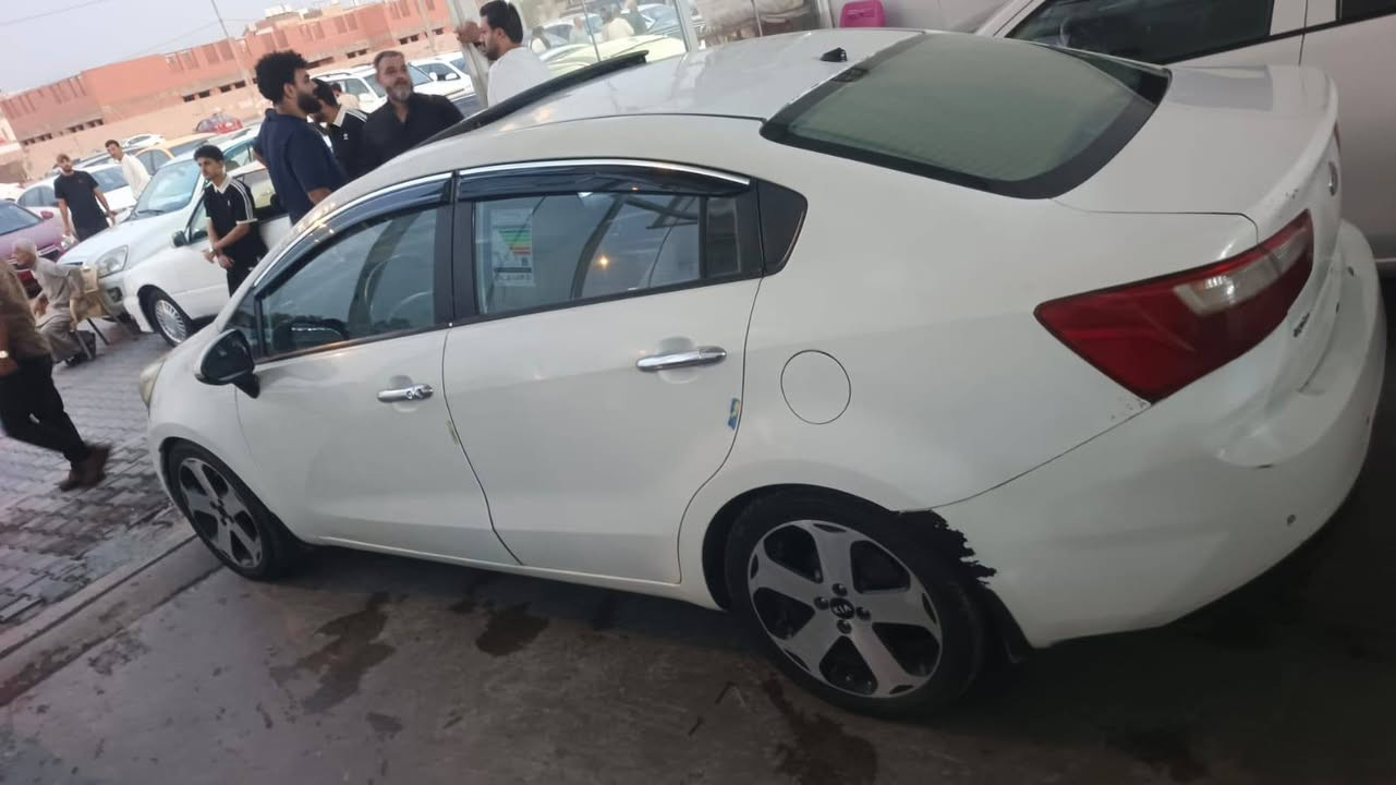 كيا ريو2014 
رقم اربيل 

مكينه 1600 دوش قطرتين  

جاهزه مكينه 

تبريد

تخم تاير حتى السبير جديد

شاشه 

حساس خلفي 

تحكم جهتين 

بلوجكتر 

مراية شفط. 

اشاير بالمري 

دواخل لونين المميز 

 ويل17رياضي

 نظام ايكو 

فتحه سقف

سونار مرفق 

السعر68 وبيها مجال  بسيط

***********
