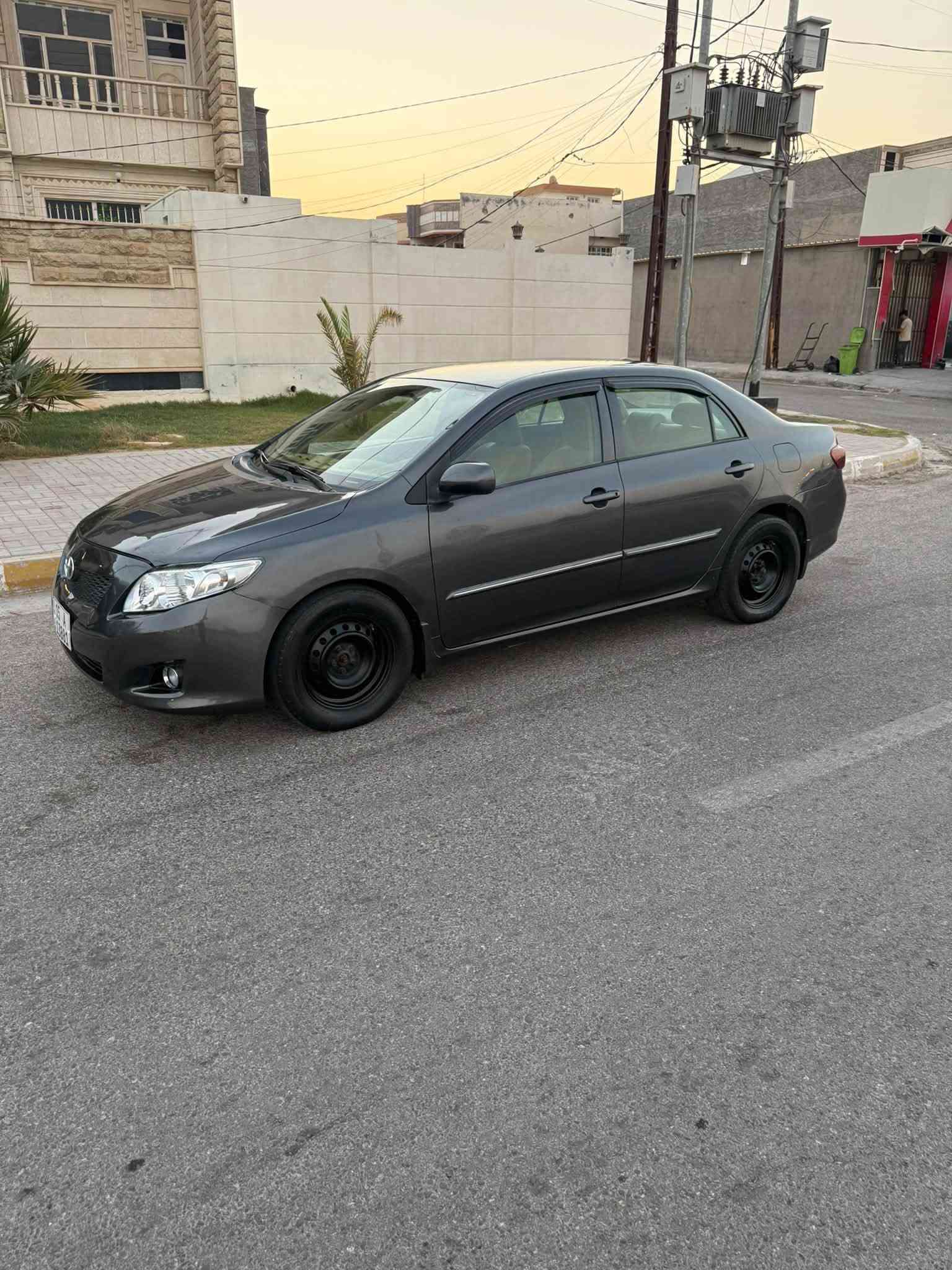 تحيه طيبه للجميع كورلا رقم انبار انكليزي موديل 2010 امريكي السياره صبغ حزام جماليه ع ايدي اثر جراد وعندي تصوير قبل الصبغ درايم شفتات جدد دسكات فلنجات تبريد جاهز منضومه فيت بم وبلكات كله جديد محرك المرغوب 1800 جديد كير جديد السياره متعوب عليه كلش وجاهزه من دعاميه للدعاميه السعر 95 مجال بسيط جدا مكان السياره الانبار فلوجه قرب  سيطرة دخول فلوجه رقم الاتصال 
ابو انس ***********
